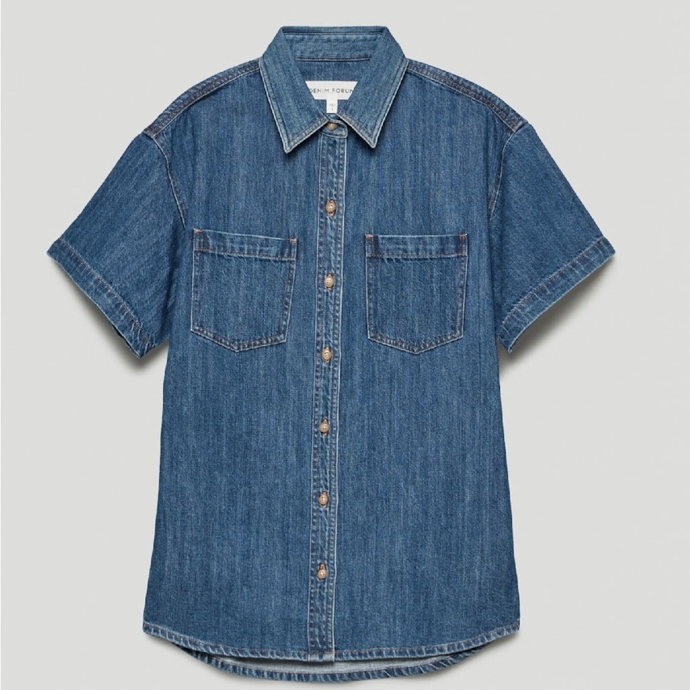 Aritizia 90s oversized Denim Short Sleeve Shirt, size 2